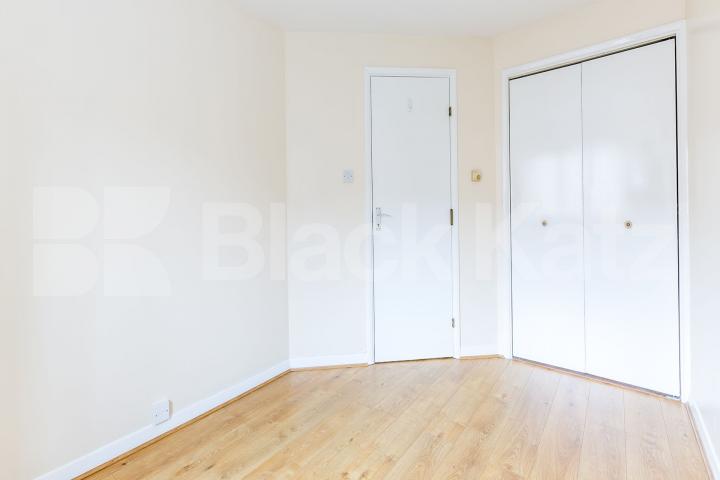 Large reception, 2 double bedroom rooms on a quiet residential street  Bunning Way , Caledonian Road 